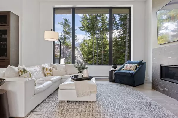 8328 Needles DR Whistler, BC V8E 0G1