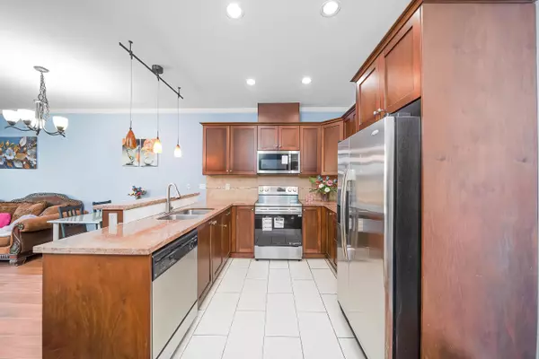 Surrey, BC V3T 0E1,14333 104 AVE #521