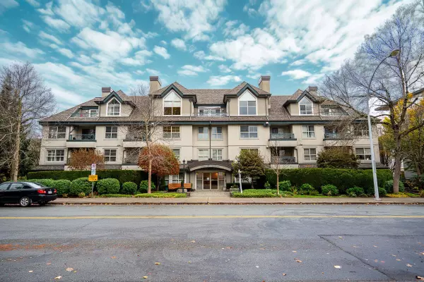 15325 17 AVE #101, Surrey, BC V4A 1T8