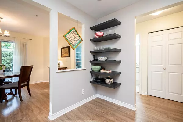 Surrey, BC V4A 1T8,15325 17 AVE #101