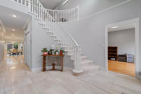 Vancouver, BC V6N 2Y8,4053 W 38th AVE