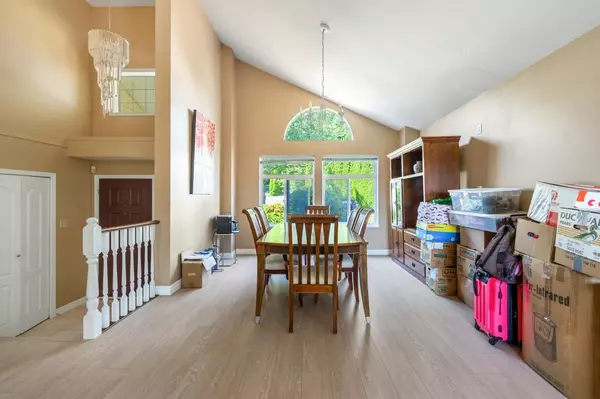 Coquitlam, BC V3B 7B2,2984 Lotus CT