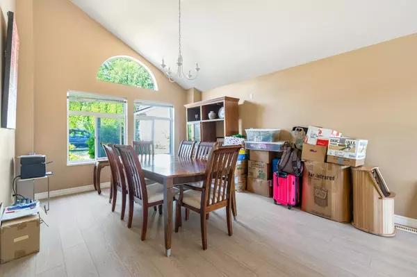 Coquitlam, BC V3B 7B2,2984 Lotus CT