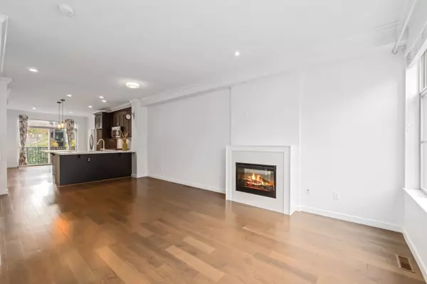 Surrey, BC V3Z 3Y3,2845 156 ST #5