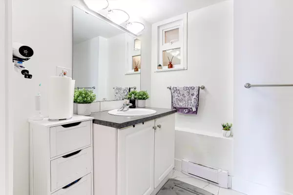 Surrey, BC V4A 1Y5,15720 Aster RD