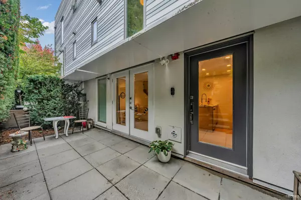 Vancouver, BC V5N 1A4,1407 East 1st ST