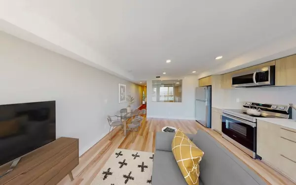 New Westminster, BC V3L 1B1,408 East Columbia #416