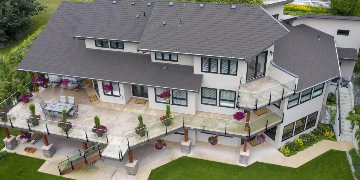 Maple Ridge, BC V2X 2A1,20998 River Rd #Suite