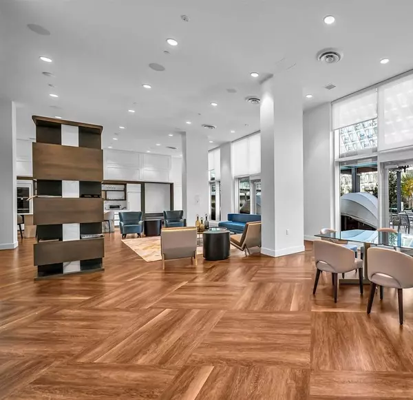 6328 No 3 RD #853 Richmond, BC V6Y 0L6