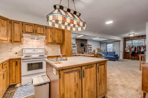 Burnaby, BC V5H 3N1,5449 Royal Oak AVE