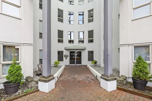 2575 Ware ST #208, Abbotsford, BC V2S 3E2