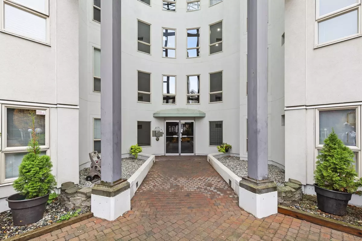 Abbotsford, BC V2S 3E2,2575 Ware ST #208