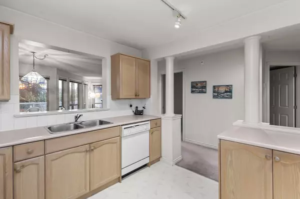 Abbotsford, BC V2S 3E2,2575 Ware ST #208