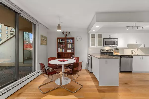 Vancouver, BC V6G 1T3,1819 Pendrell ST #401