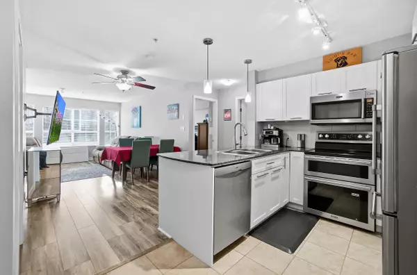 Pitt Meadows, BC V3Y 0A2,19677 Meadow Gardens WAY #211