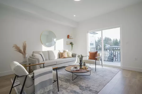 12770 105 AVE #6, Surrey, BC V3V 0H2