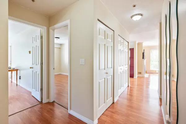 Surrey, BC V3R 4G5,9951 152 ST #202