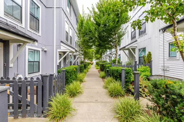 Surrey, BC V3S 0A2,5945 176a ST #21