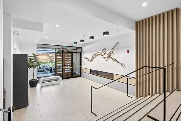 New Westminster, BC V3M 0L9,300 Salter ST #307