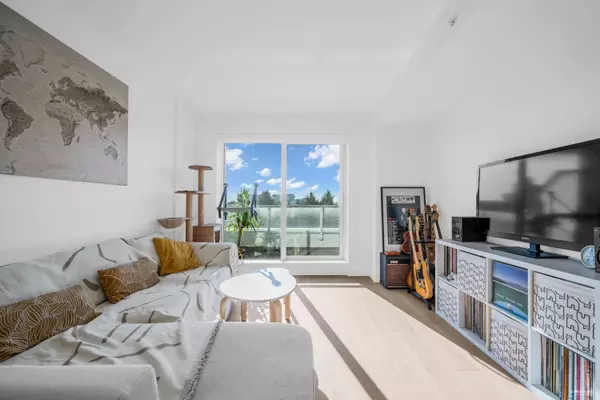 5766 Gilbert RD #604 Richmond, BC V6X 1B7