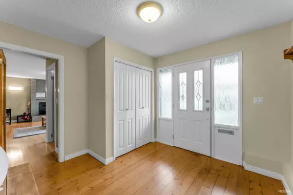 Delta, BC V4K 2B4,5814 Grove AVE