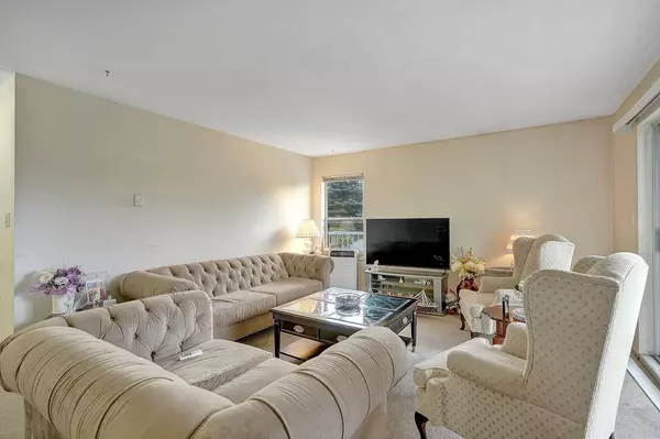 Abbotsford, BC V2S 3K1,2750 Fuller ST #104