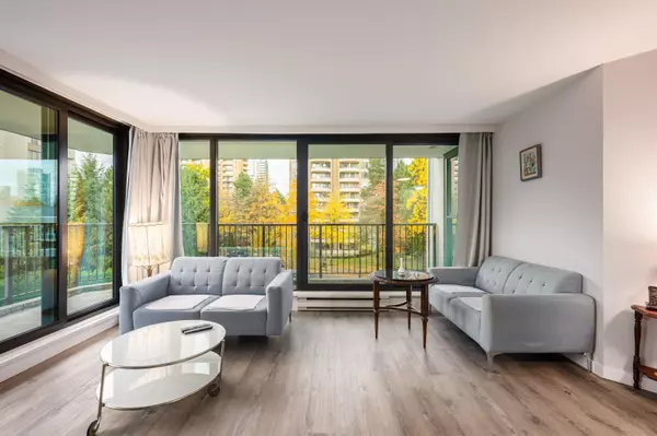 Burnaby, BC V5H 4E4,6455 Willingdon AVE #402