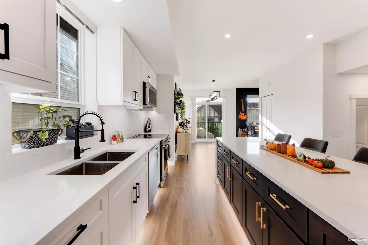 Coquitlam, BC V3E 0J2,1338 Hames CRES #53