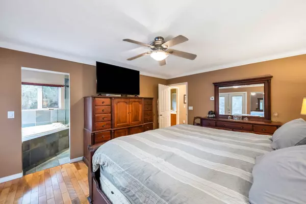 18963 84 AVE Surrey, BC V4N 6B3