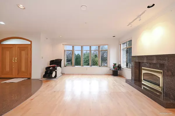 2908 W 30th AVE Vancouver, BC V6L 1Z4