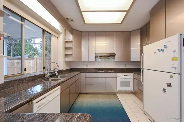 2908 W 30th AVE Vancouver, BC V6L 1Z4