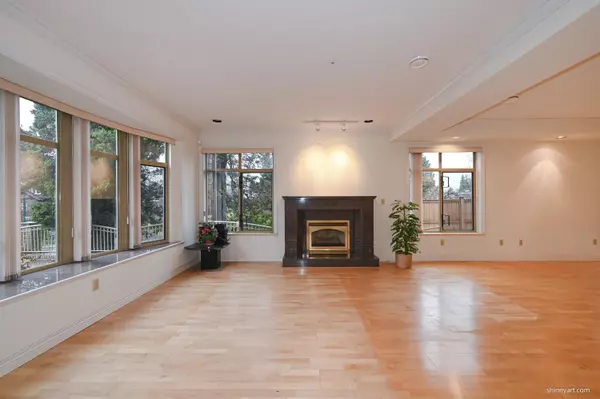 2908 W 30th AVE Vancouver, BC V6L 1Z4