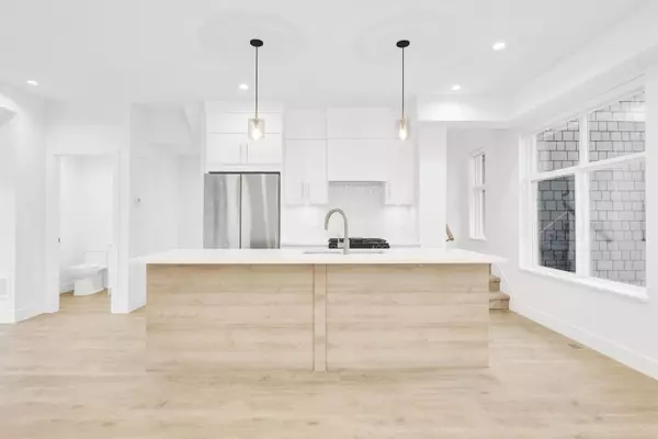 Surrey, BC V3V 0H2,12770 105 AVE #13