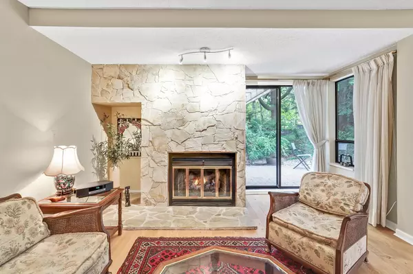 Surrey, BC V4A 1N2,12749 16 AVE #103