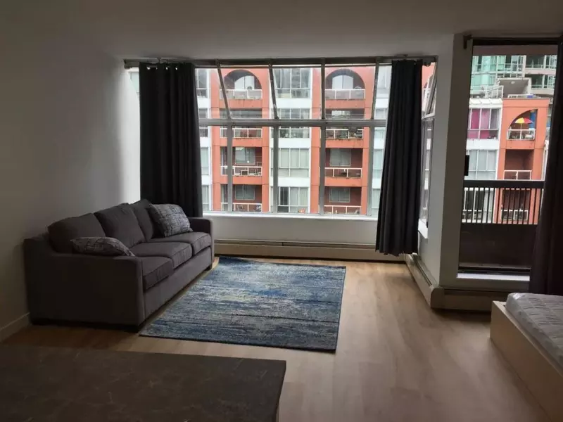 1333 Hornby ST #711, Vancouver, BC V6Z 2C1