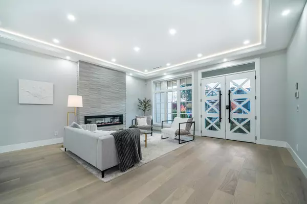 Surrey, BC V4A 5A3,2096 Bowler DR