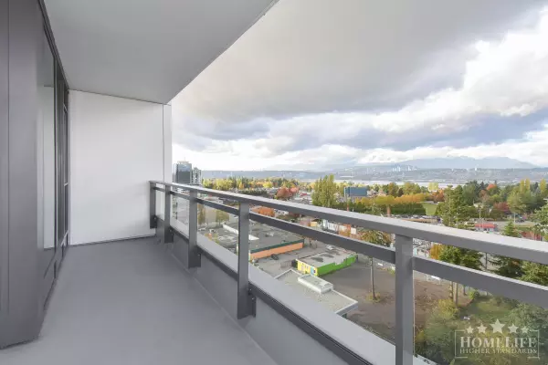 13675 107a AVE #1211 Surrey, BC V3T 0X2