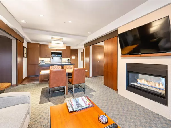 Whistler, BC V8E 0B6,2020 London LN #106A