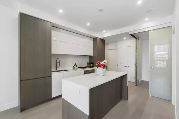 1342 Johnston RD #601, Surrey, BC V4B 0C7