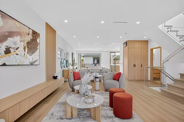 Burnaby, BC V5B 1J6,7 N Howard AVE