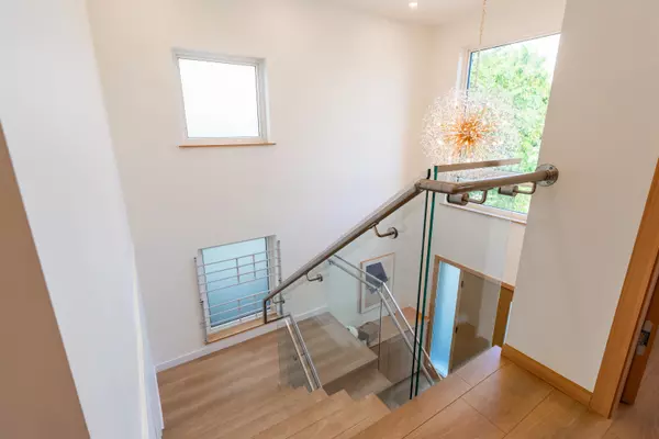 Burnaby, BC V5B 1J6,7 N Howard AVE