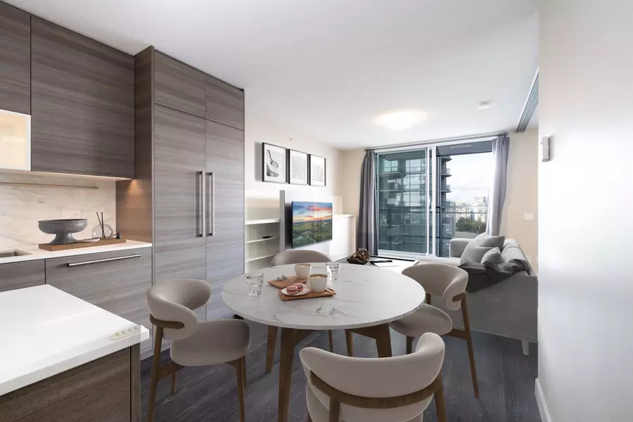 13398 104 AVE #17xx, Surrey, BC V3T 1V6