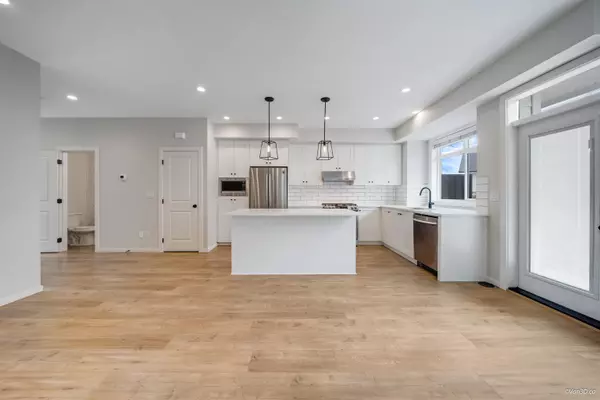 Surrey, BC V4N 6V5,17557 100 AVE #10