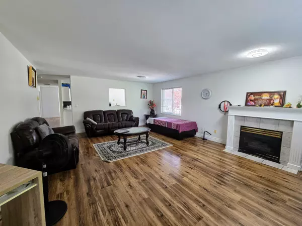 Surrey, BC V4N 0R3,8338 158 ST #26