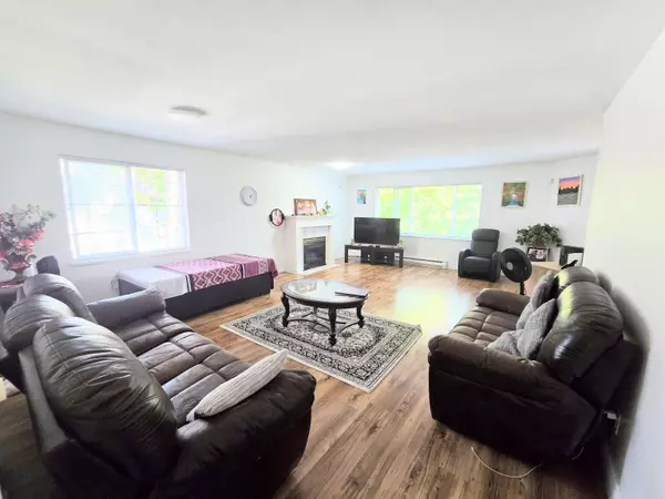 Surrey, BC V4N 0R3,8338 158 ST #26