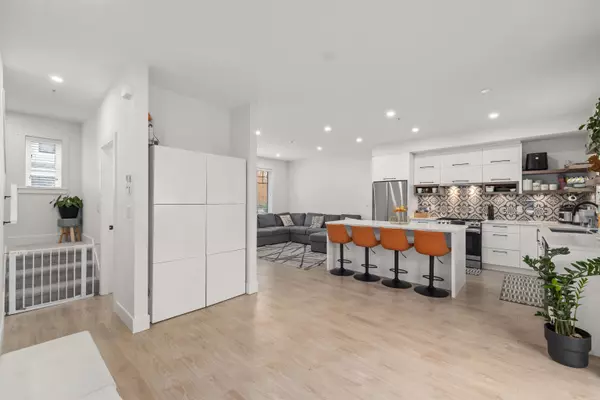 Maple Ridge, BC V4R 0H6,12018 237 ST #34