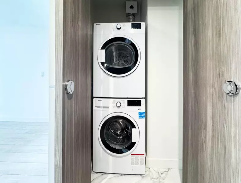 4880 Lougheed HWY #18**, Burnaby, BC V5C 0N1