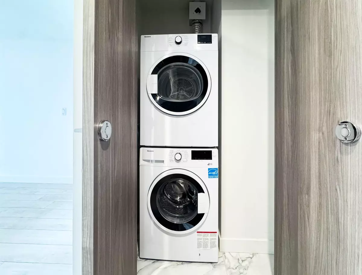 Burnaby, BC V5C 0N1,4880 Lougheed HWY #18**