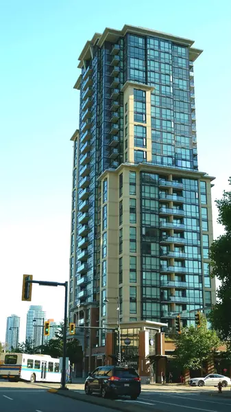 10777 University DR, Surrey, BC V3T 0E6