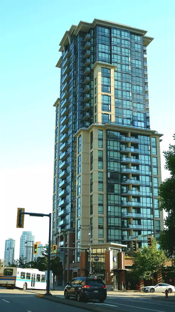 10777 University DR, Surrey, BC V3T 0E6